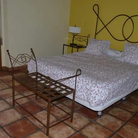 Konukevi Las Abadias Alojamiento Rural De 2*
